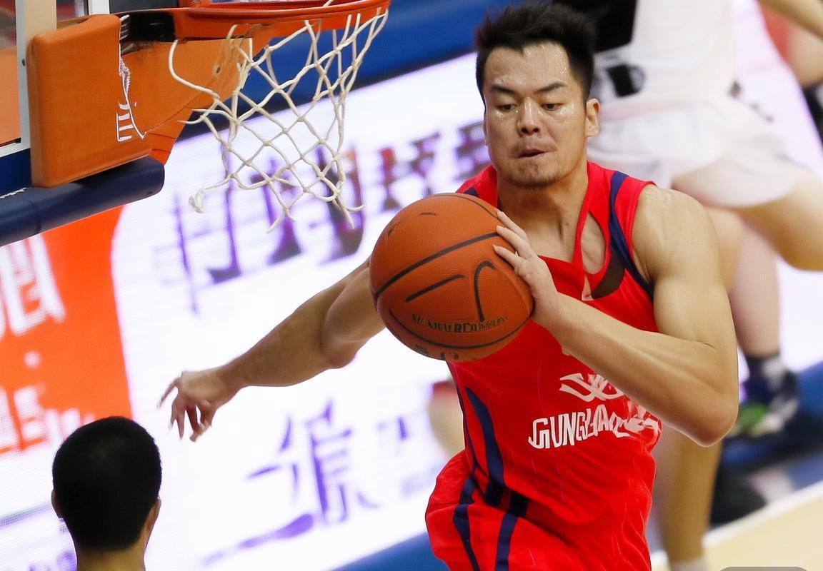 2017年CBA江苏队对广东队巅峰对决：激情燃爆篮球盛宴(图2)