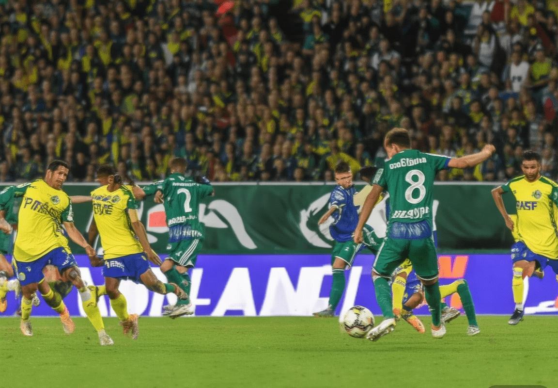 2019巴西足球联赛：塞阿拉VS帕梅拉斯巅峰对决精彩回顾(图2)